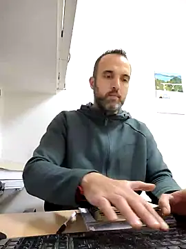 leon3875 online show from 03-08-25, 01:57