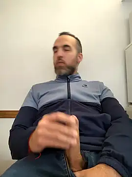 leon3875 online show from 09-25-25, 03:27