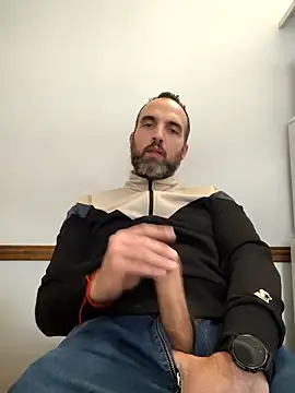 leon3875 online show from 10-08-25, 03:42