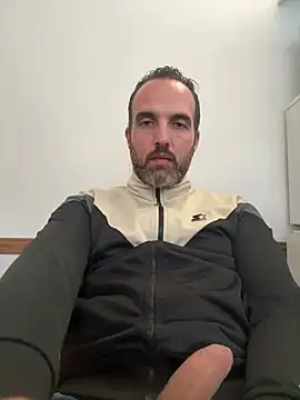 Snapshot of leon3875 chatting on 02-25-26, 03:32 leon3875 online show from 02-25-26, 03:32