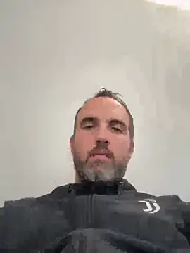 Snapshot of leon3875 chatting on 02-26-26, 03:22 leon3875 online show from 02-26-26, 03:22