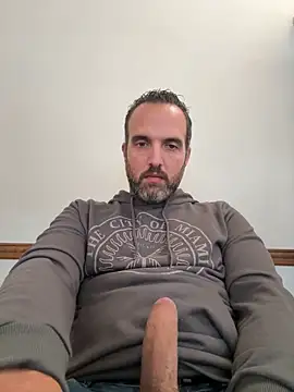 Snapshot of leon3875 chatting on 03-04-26, 03:29 leon3875 online show from 03-04-26, 03:29