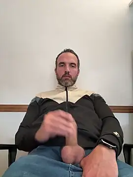 Snapshot of leon3875 chatting on 03-05-26, 03:19 leon3875 online show from 03-05-26, 03:19