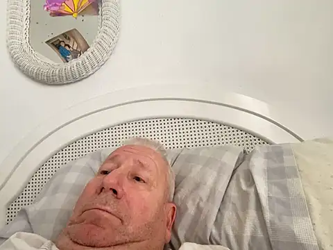 Snapshot of Bossinmidd12 chatting on 02-01-25, 10:15 Bossinmidd12 online show from 02-01-25, 10:15