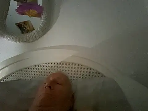 Snapshot of Bossinmidd12 chatting on 02-19-25, 09:47 Bossinmidd12 online show from 02-19-25, 09:47