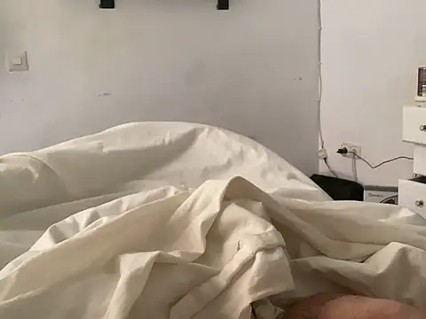 Snapshot of Bossinmidd12 chatting on 02-26-25, 09:21 Bossinmidd12 online show from 02-26-25, 09:21