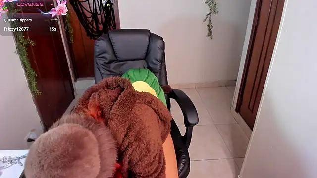 Violetaarey online show from 10-14-25, 09:37