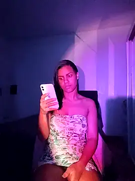 Snapshot of Bella_Anjoss chatting on 12-07-24, 02:09 Bella Anjoss online show from 12-07-24, 02:09