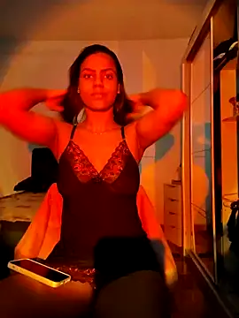 Snapshot of Bella_Anjoss chatting on 12-29-24, 06:05 Bella Anjoss online show from 12-29-24, 06:05