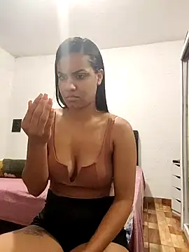 Snapshot of Bella_Anjoss chatting on 01-15-25, 10:13 Bella Anjoss online show from 01-15-25, 10:13
