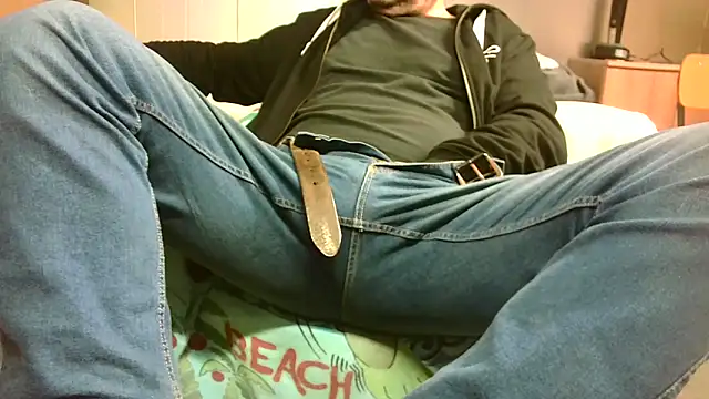 Snapshot of Giulio35_Pika chatting on 02-14-26, 06:21 Giulio35 Pika online show from 02-14-26, 06:21