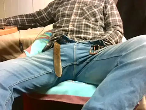 Snapshot of Giulio35_Pika chatting on 03-08-26, 06:28 Giulio35 Pika online show from 03-08-26, 06:28