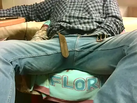 Snapshot of Giulio35_Pika chatting on 03-10-26, 04:45 Giulio35 Pika online show from 03-10-26, 04:45