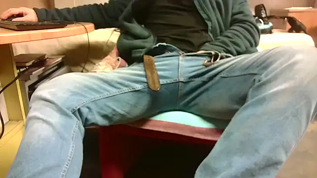 Snapshot of Giulio35_Pika chatting on 03-14-26, 05:46 Giulio35 Pika online show from 03-14-26, 05:46