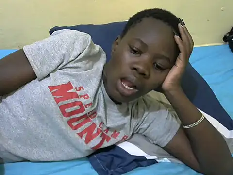 Snapshot of hey_its_andreana chatting on 01-25-25, 09:35 hey its andreana online show from 01-25-25, 09:35