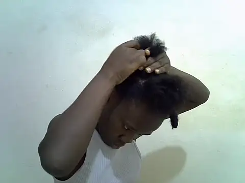 Snapshot of hey_its_andreana chatting on 10-21-25, 07:47 hey its andreana online show from 10-21-25, 07:47