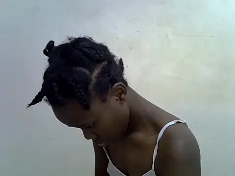 Snapshot of hey_its_andreana chatting on 10-25-25, 10:15 hey its andreana online show from 10-25-25, 10:15