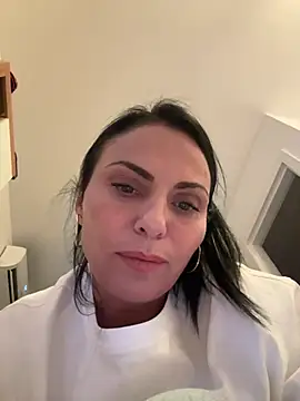 Snapshot of KimKelly13 chatting on 04-08-26, 06:08 KimKelly13 online show from 04-08-26, 06:08