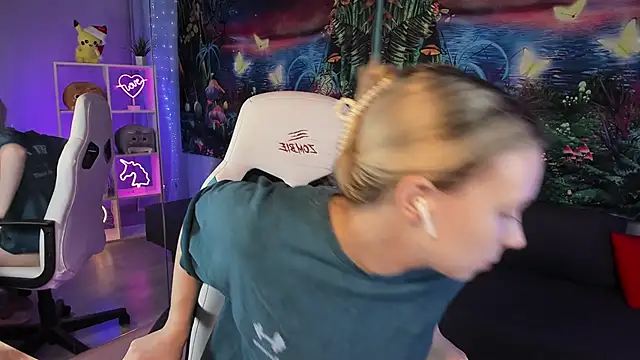 TiffanyBatson online show from 01-15-25, 07:37