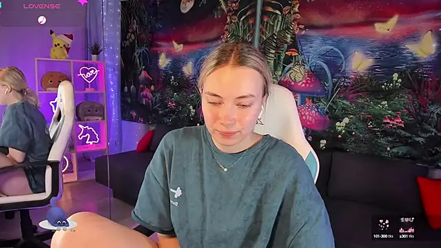 TiffanyBatson online show from 01-22-25, 04:34