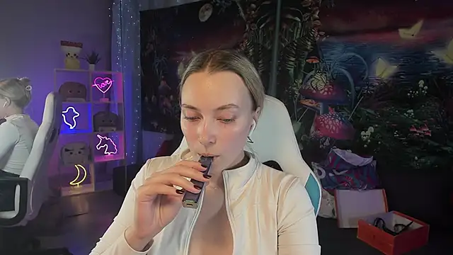 TiffanyBatson online show from 02-05-25, 07:39