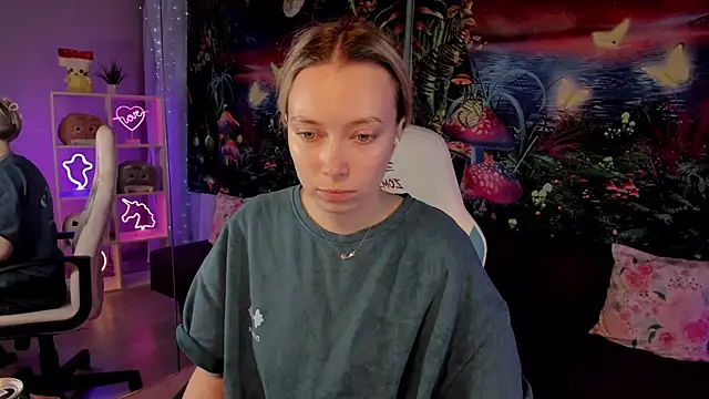 TiffanyBatson online show from 02-08-25, 06:22