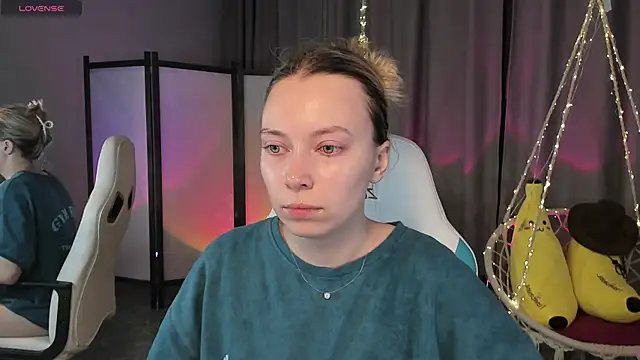 TiffanyBatson online show from 02-13-25, 04:00