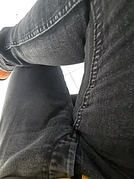 Snapshot of RIP_Curl chatting on 11-20-25, 04:07 RIP Curl online show from 11-20-25, 04:07