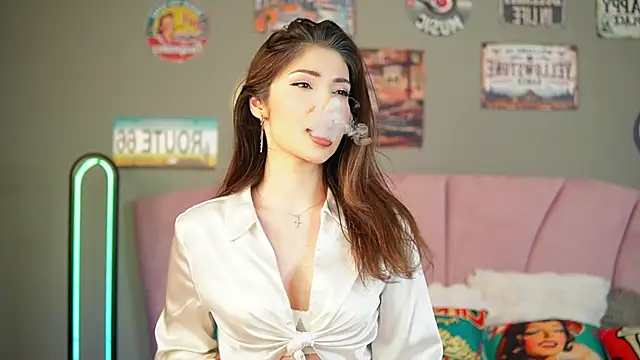 Snapshot of Mayleen_x chatting on 05-16-26, 08:07 Mayleen x online show from 05-16-26, 08:07