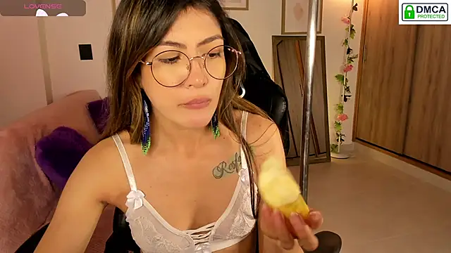 Lilabril online show from 11-30-25, 02:32