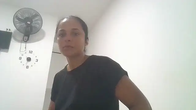 Snapshot of GiveLove1 chatting on 11-20-25, 01:17 GiveLove1 online show from 11-20-25, 01:17