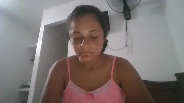 Snapshot of GiveLove1 chatting on 11-25-25, 12:05 GiveLove1 online show from 11-25-25, 12:05