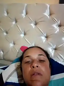 Snapshot of GiveLove1 chatting on 12-23-25, 04:10 GiveLove1 online show from 12-23-25, 04:10