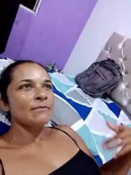 Snapshot of GiveLove1 chatting on 01-05-26, 11:30 GiveLove1 online show from 01-05-26, 11:30