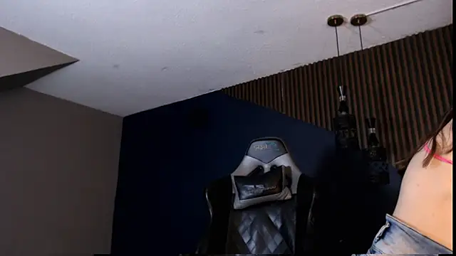 CharlotteMuller online show from 10-05-25, 08:18