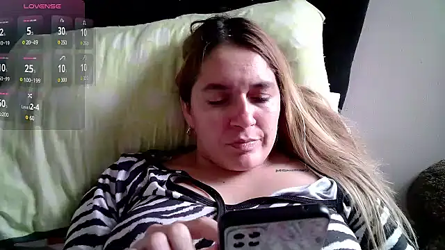 Izury Blondee online show from 02-12-25, 07:02