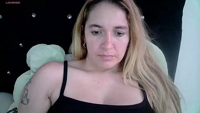 Izury Blondee online show from 02-23-25, 10:53