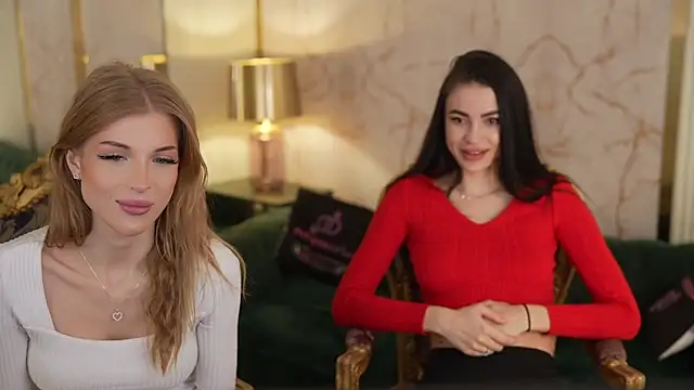 Snapshot of Tina_Breeze chatting on 10-23-25, 07:40 Tina Breeze online show from 10-23-25, 07:40