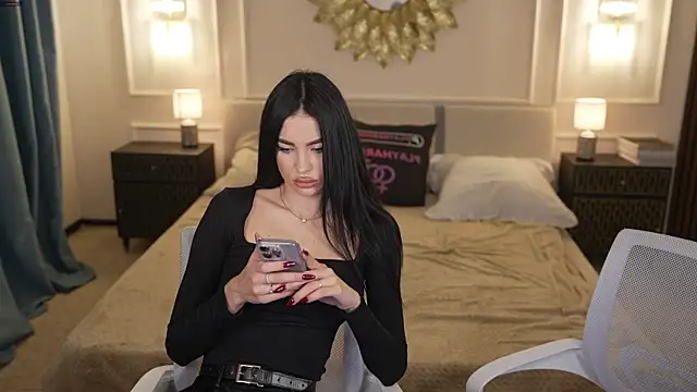 Snapshot of Tina_Breeze chatting on 10-29-25, 08:05 Tina Breeze online show from 10-29-25, 08:05