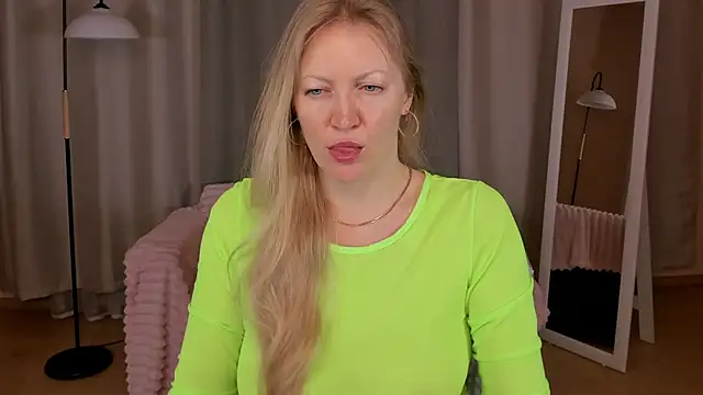 sugamomy online show from 12-17-25, 01:00