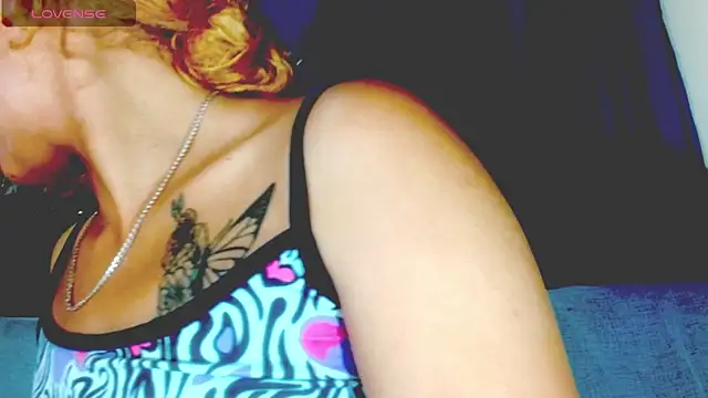 Eva Hoot online show from 05-13-26, 02:25