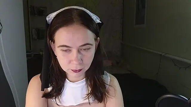 Snapshot of Riley_Roo chatting on 10-31-25, 05:03 Riley Roo online show from 10-31-25, 05:03