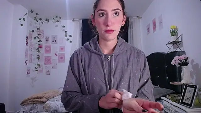 IsaBaileys  online show from 05-06-26, 02:51