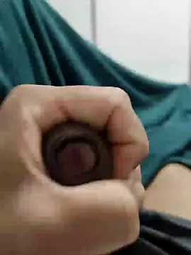 Snapshot of Montuni6 chatting on 03-18-25, 12:03 Montuni6 online show from 03-18-25, 12:03