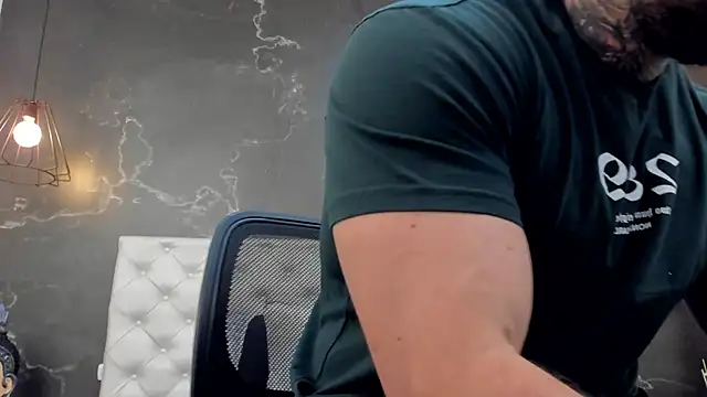 Snapshot of BruceDallas chatting on 12-11-24, 01:47 BruceDallas online show from 12-11-24, 01:47