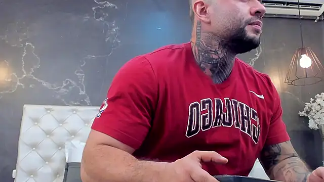 Snapshot of BruceDallas chatting on 12-25-24, 09:00 BruceDallas online show from 12-25-24, 09:00