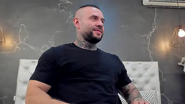 Snapshot of BruceDallas chatting on 01-02-25, 10:22 BruceDallas online show from 01-02-25, 10:22