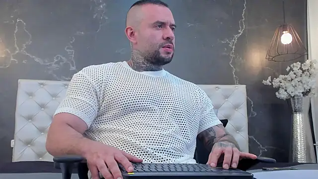 Snapshot of BruceDallas chatting on 02-07-25, 01:36 BruceDallas online show from 02-07-25, 01:36