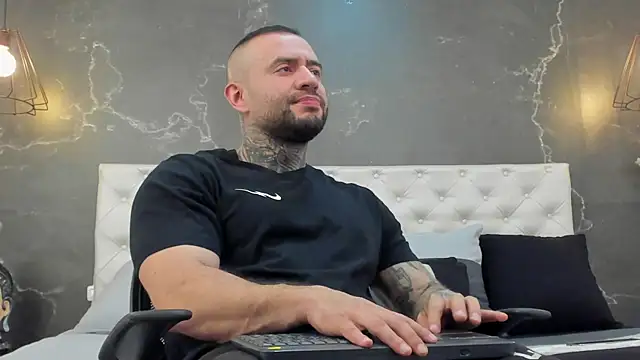 Snapshot of BruceDallas chatting on 02-23-25, 10:31 BruceDallas online show from 02-23-25, 10:31