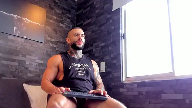 Snapshot of BruceDallas chatting on 09-25-25, 02:10 BruceDallas online show from 09-25-25, 02:10